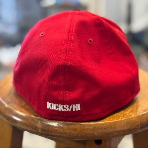 Kicks/Hi New Era Collaboration SnapBack Hat Red And Black Size 7 3/4 Hawaii - Picture 3 of 7